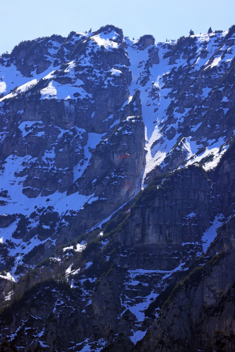 Read more about the article 41-jähriger Kurgast sitzt abseits des Alpgartensteigs im Lattengebirge in Schneefeld fest