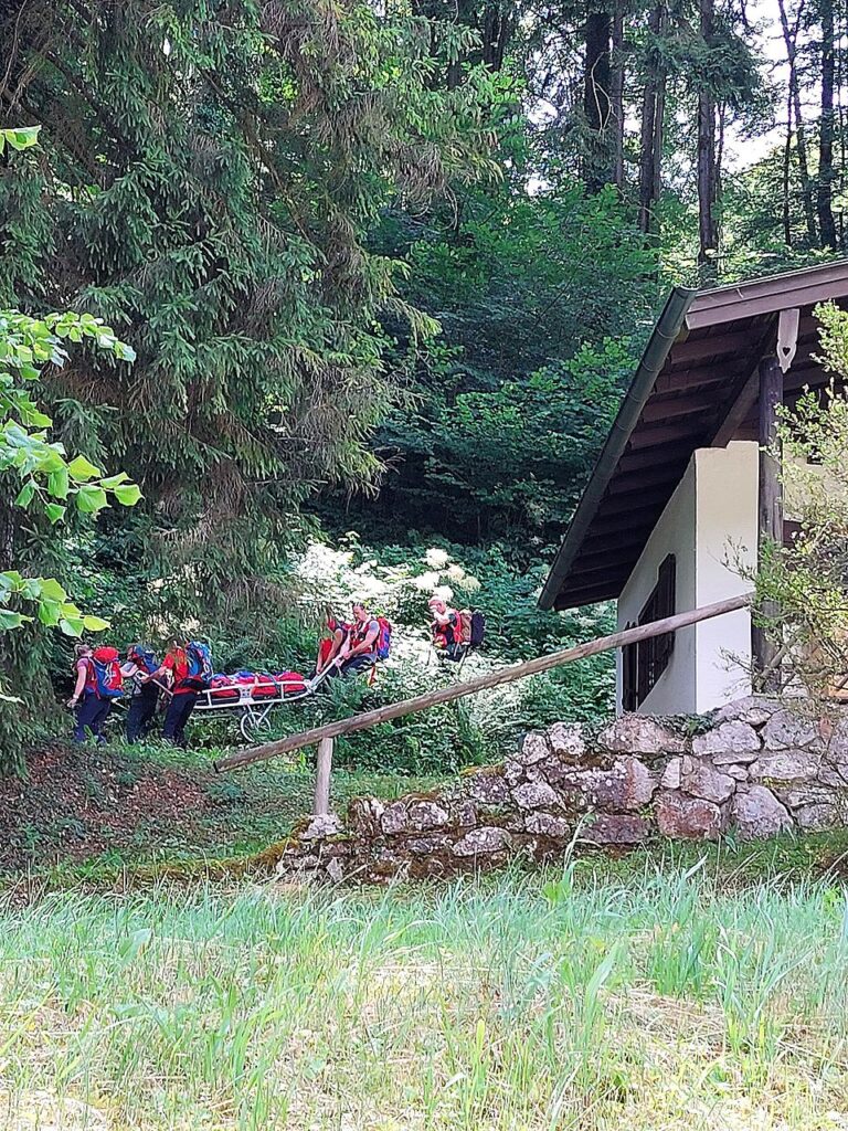 Mehr über den Artikel erfahren Ausgebrochener Stein trifft am Rabensteinhorn 31-jährigen Bundeswehrsoldaten und bricht ihm den Unterschenkel
