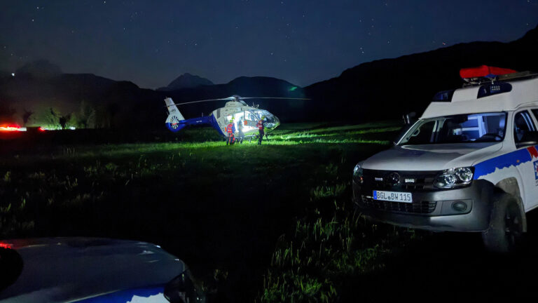 Mehr über den Artikel erfahren Urlauber vom Törlkopf und vom Bärenkareck aus Bergnot gerettet – allergische Reaktion nach Insektenstich am Teisenberg – Radunfälle am Haiderhof und am Högl